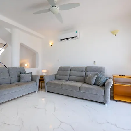 Apollo 63 Villa *