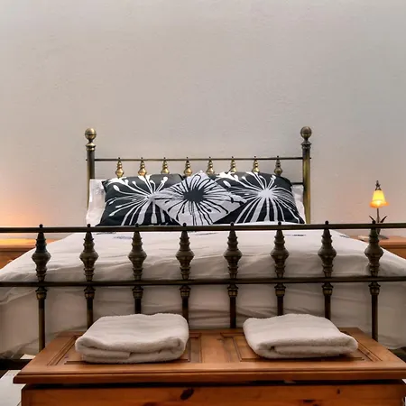 فيلة Apollo 63 *