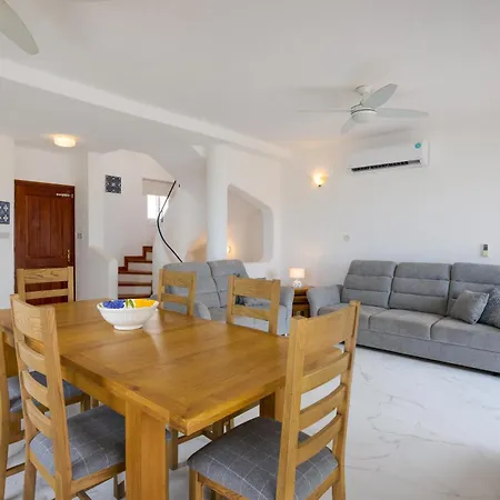 Apollo 63 Villa Paphos