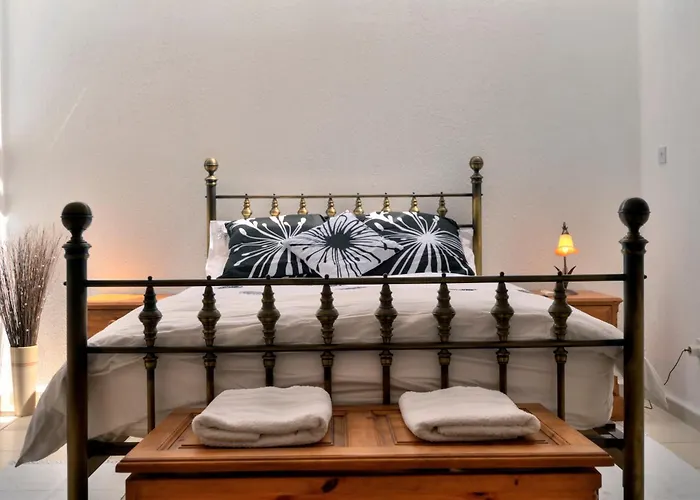 Βίλα Apollo 63 *